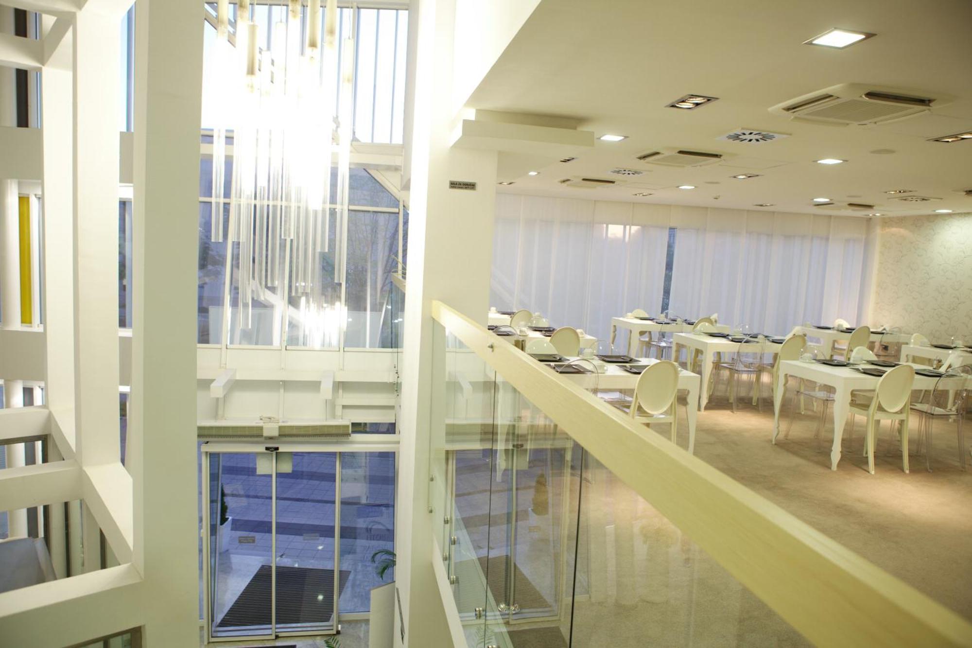 Garni Hotel Centar Novi Sad Restaurant bilde